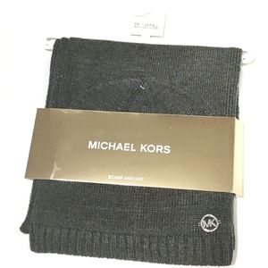 Michael Kors Scarf & Hat Set